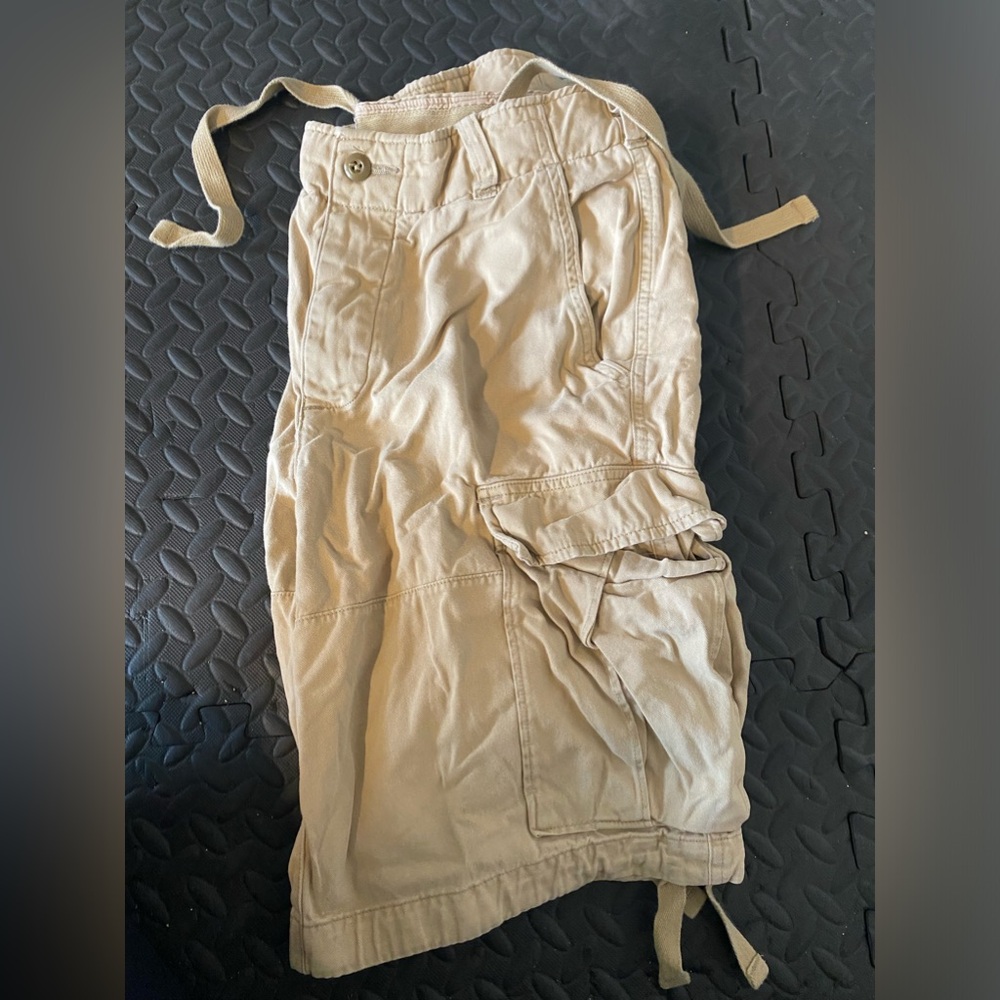 COPY - Abercrombie & Fitch cargo shorts